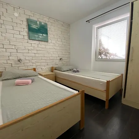 Apartment Charmante In Mit Schoener Terrasse
