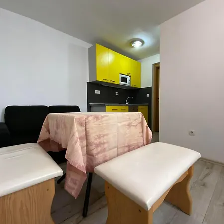 Memphis Apartment *
